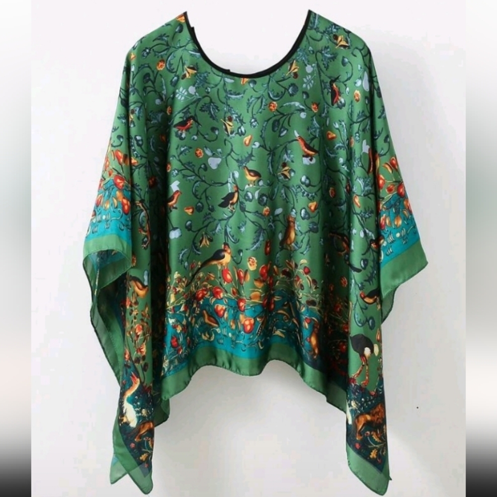 Retro Green Birds Floral Pattern Women's Silky Lightweight Poncho Blouse Summer